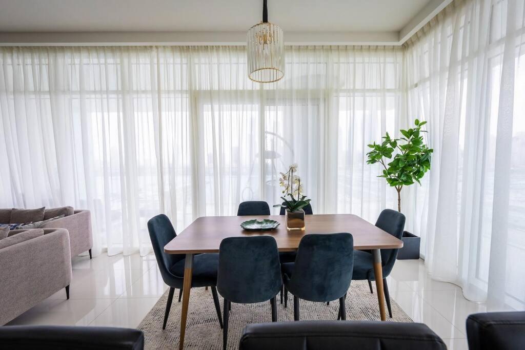 Glamorous 3br With Marina View Dubai