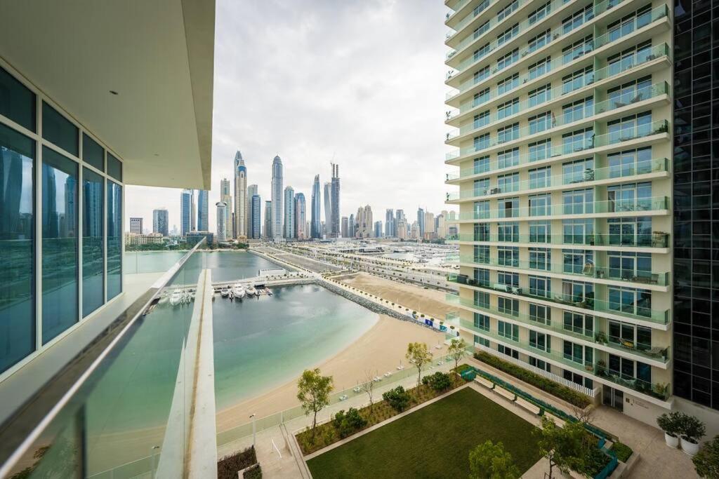 Glamorous 3br With Marina View *
