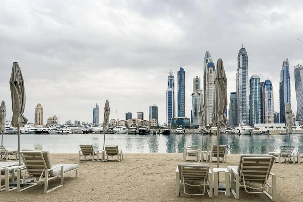 Glamorous 3br With Marina View Apartment