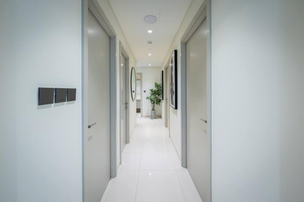 Apartment Glamorous 3br With Marina View Dubai