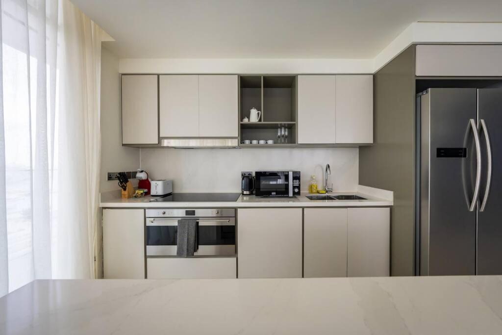Apartment Glamorous 3br With Marina View Dubai