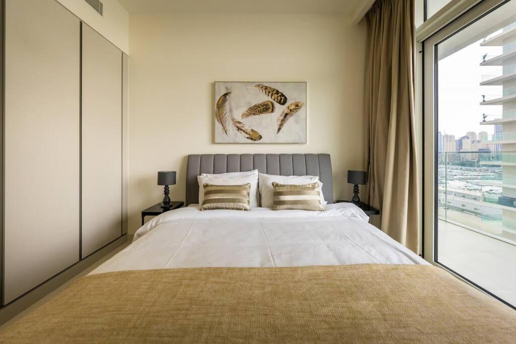 Glamorous 3br With Marina View Apartment