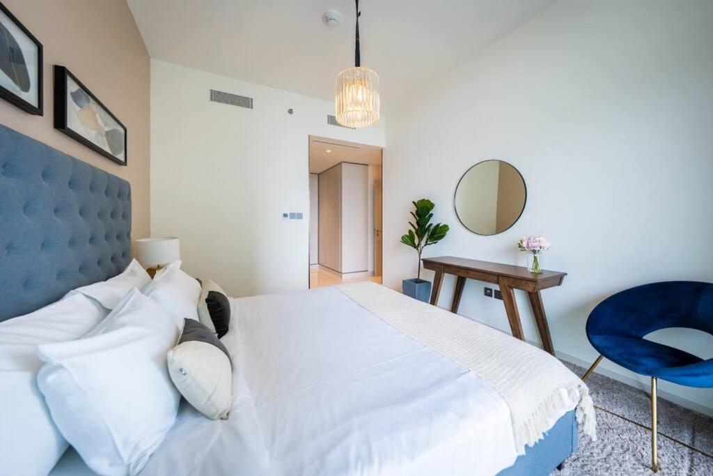 Glamorous 3br With Marina View Apartment *