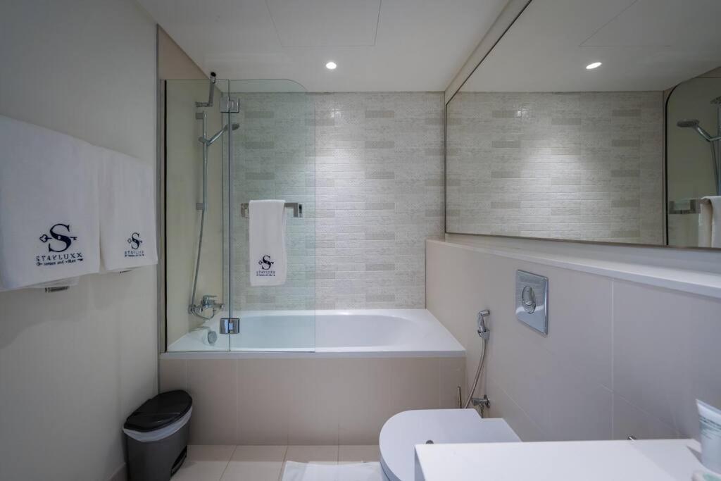 Apartment Glamorous 3br With Marina View Dubai