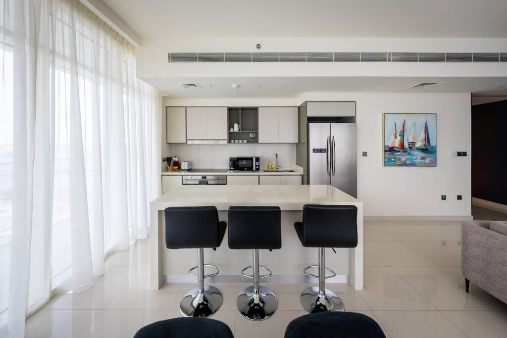 Glamorous 3br With Marina View * Dubai