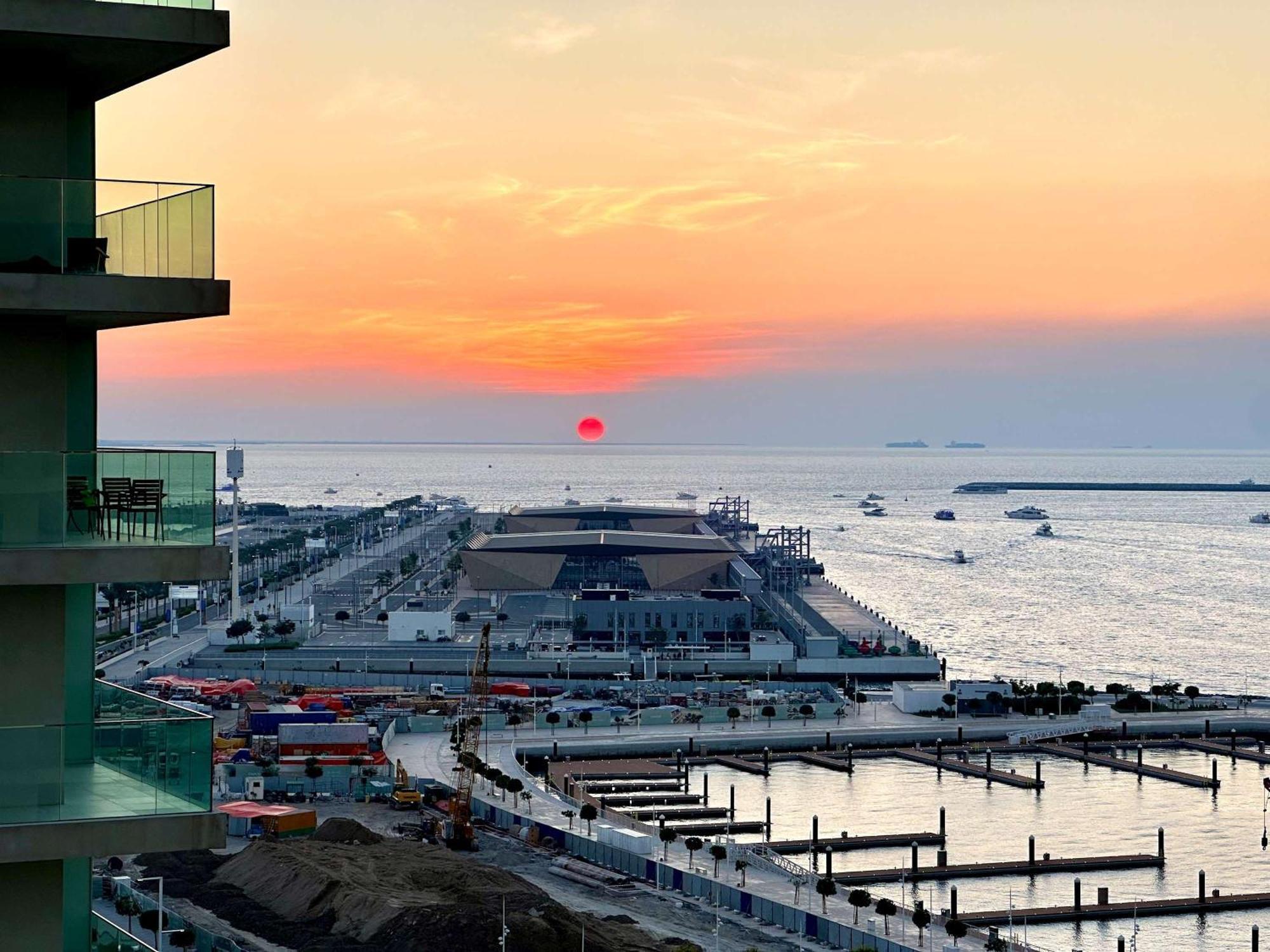 Apartment Glamorous 3br With Marina View Dubai