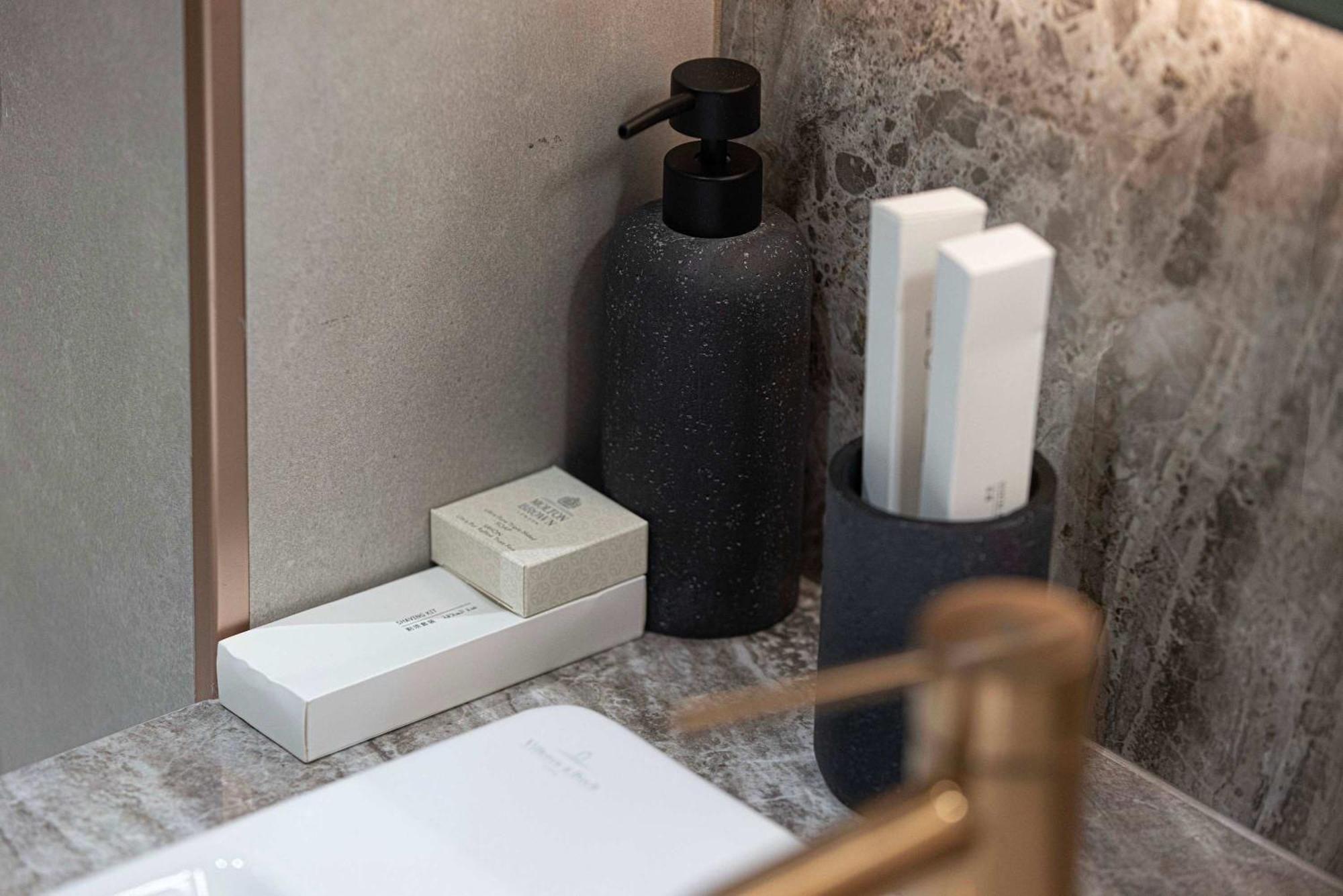 Modern 1-bedroom With Luxurious Amenities In Jvc * Dubai