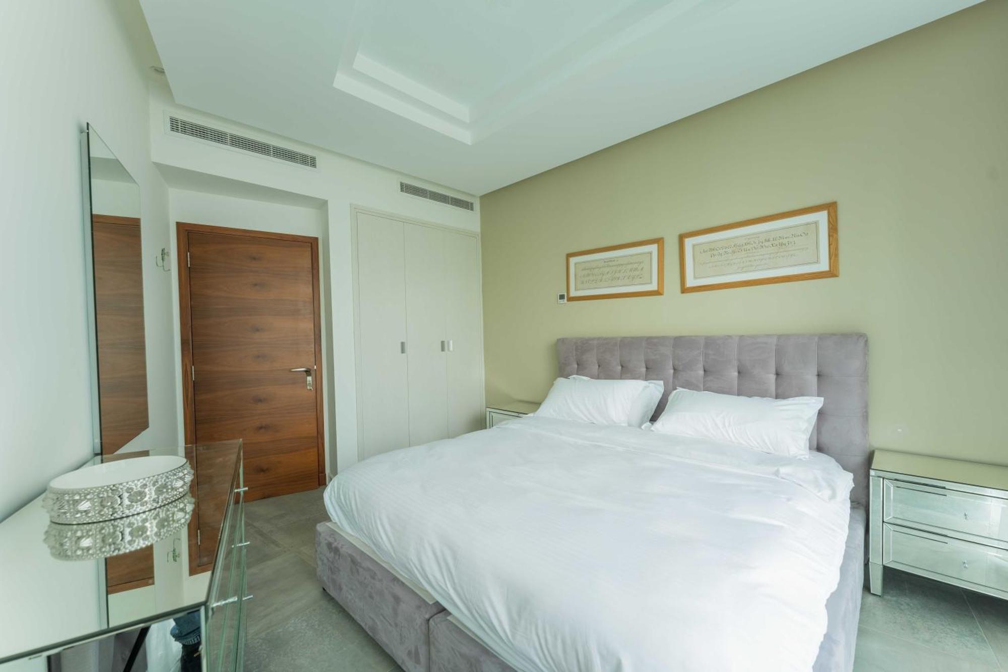 Stunning 3-bedroom Marina View Apartment Dubai