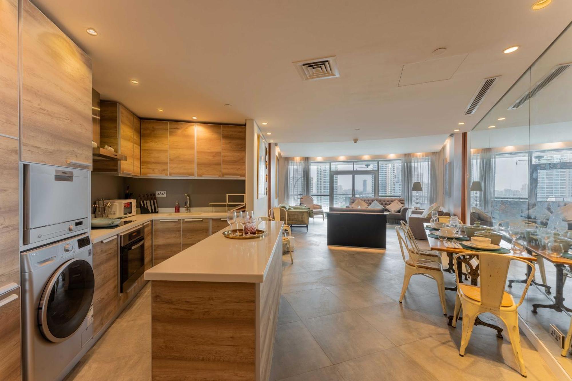 Stunning 3-bedroom Marina View *