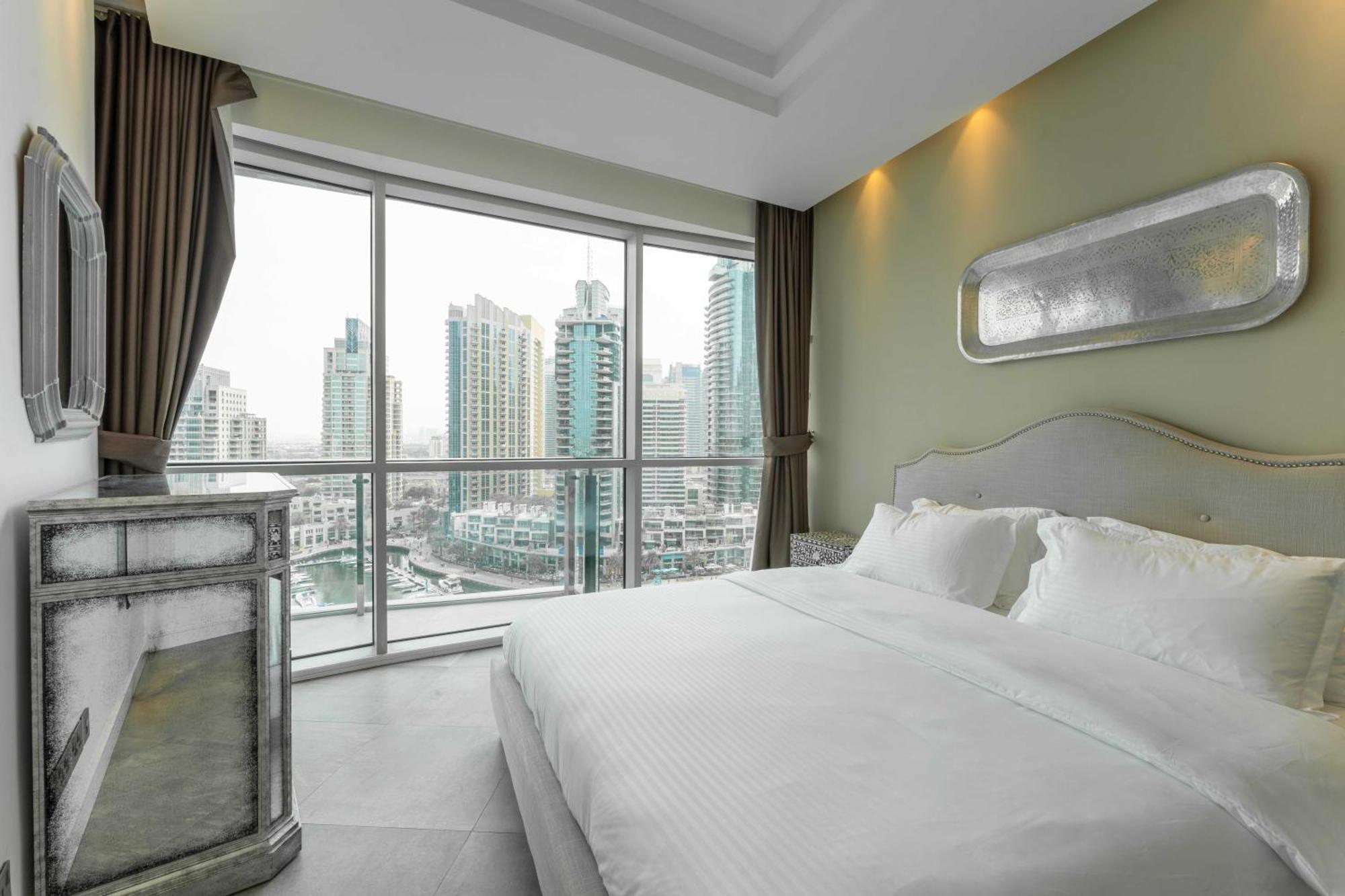 Stunning 3-bedroom Marina View *