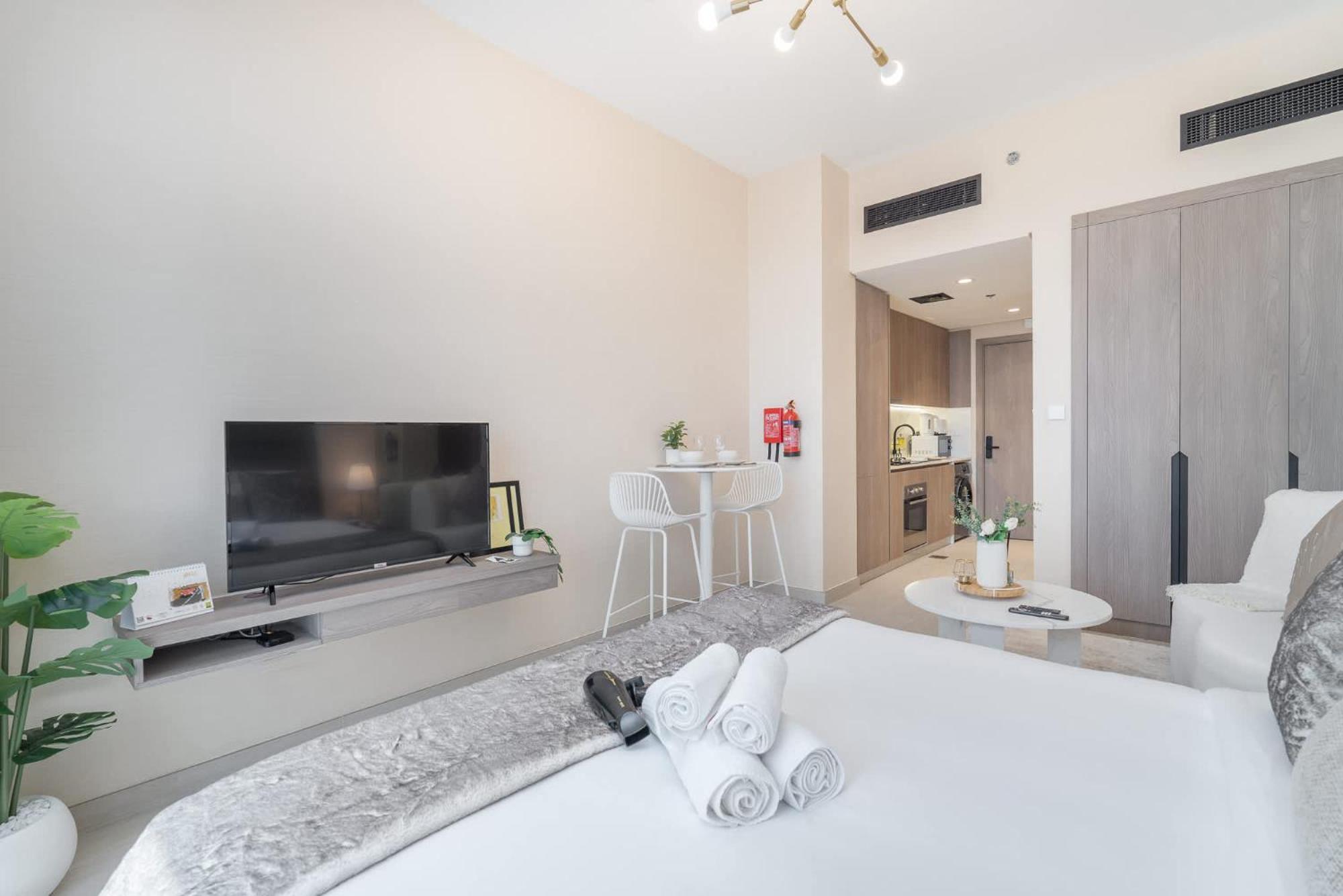 Heart Captivating In Laya Heights Apartment *