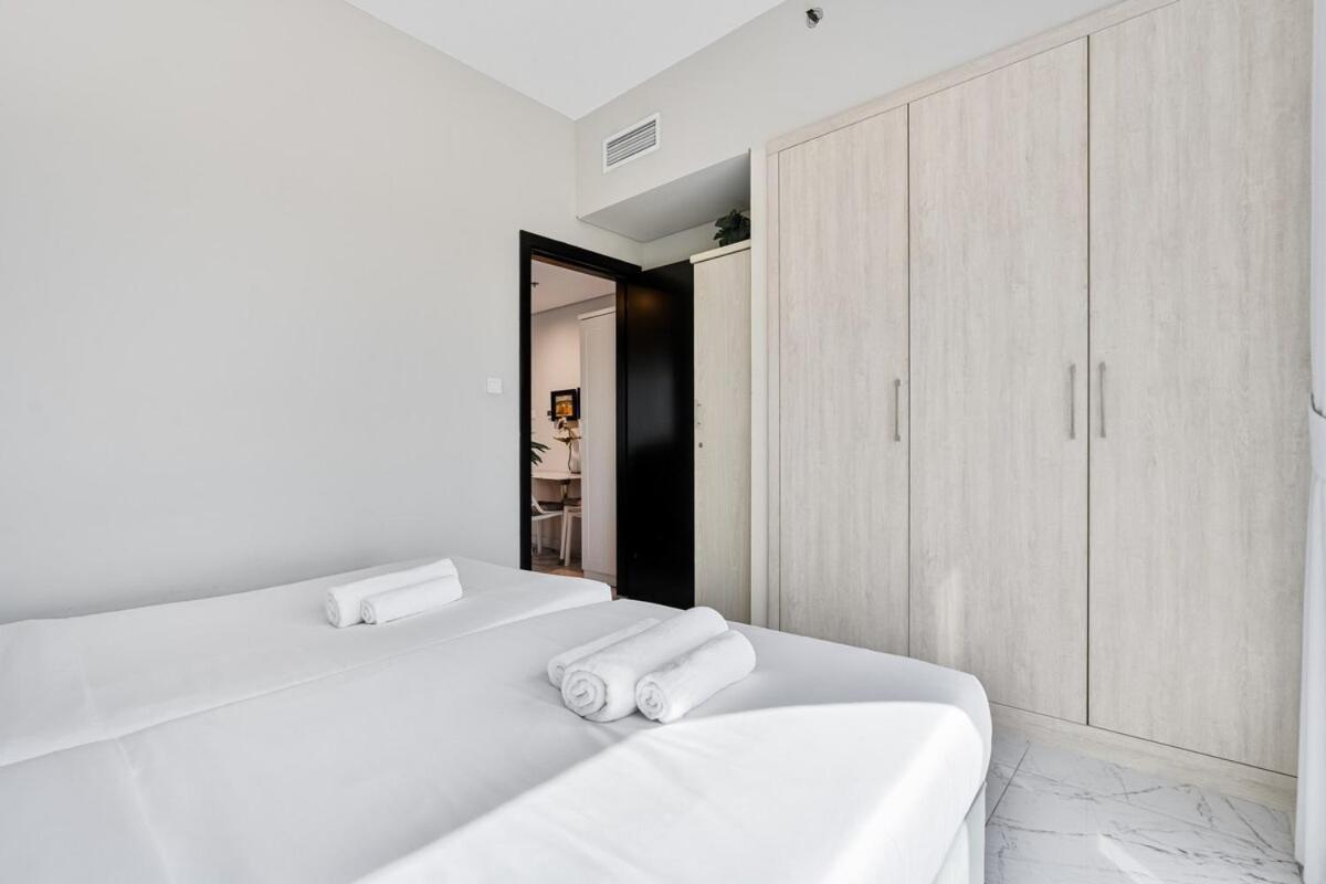 1br Oasis With Pool, Gym, And Kid's Playground *