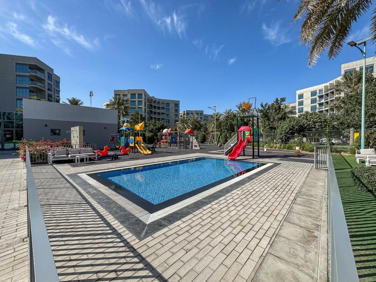 1br Oasis With Pool, Gym, And Kid's Playground