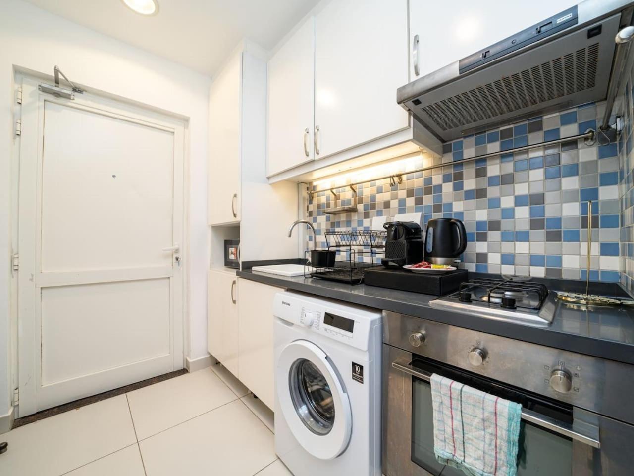 Apartment Chic Waterfront In Palm Views West Dubai