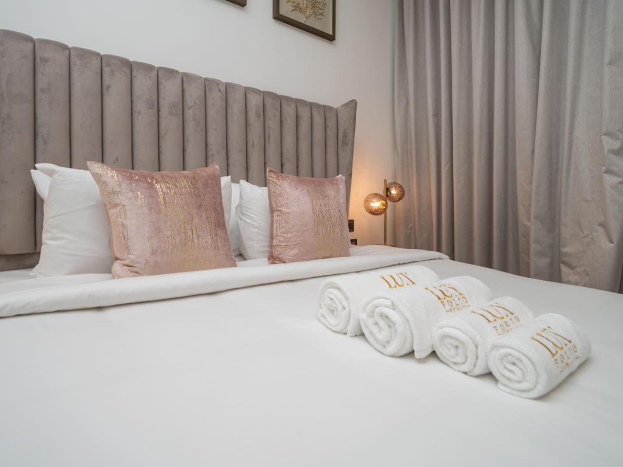 Luxury Lagoon-side Living 1-bed In District One Apartment *