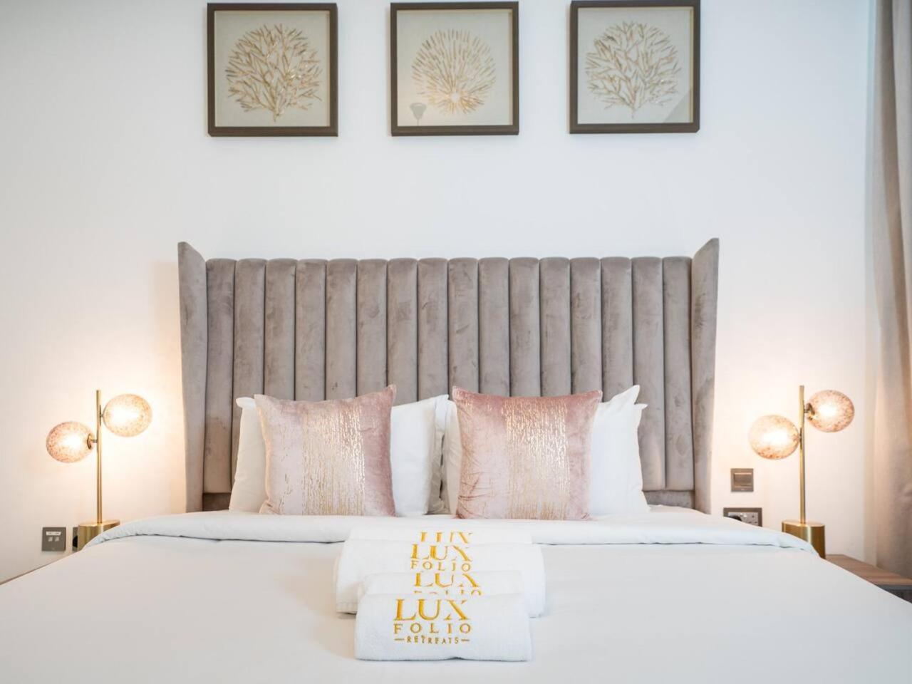 Luxury Lagoon-side Living 1-bed In District One