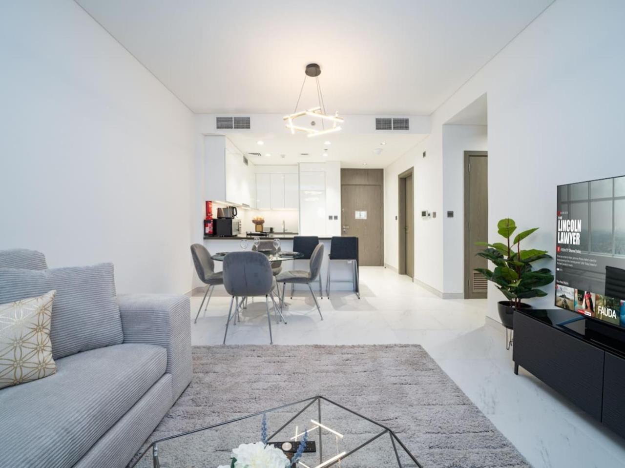 Luxury Lagoon-side Living 1-bed In District One Dubai