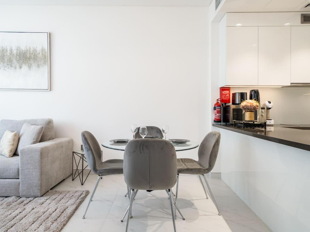 Luxury Lagoon-side Living 1-bed In District One * Dubai