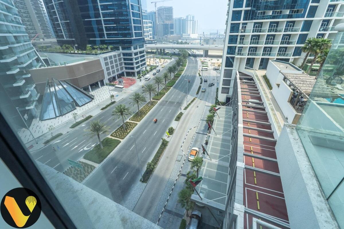 Vogue Damac Maison Prive, Pool & Canal Views, Spacious Kitchen Prime Business Bay Location, Near Downtown, Burj Khalifa & The Mall Dubai