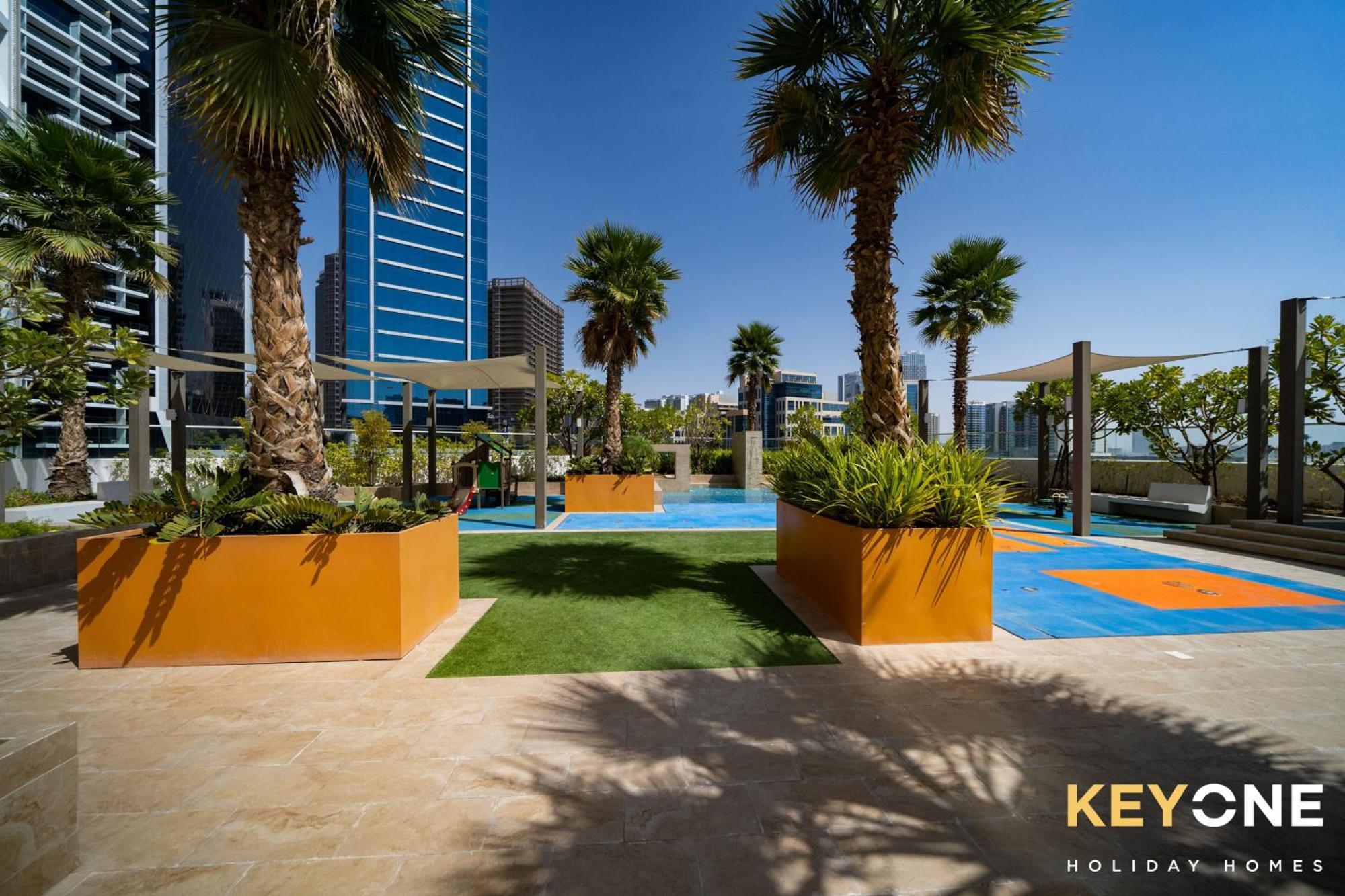 Elegant Living In Prive *