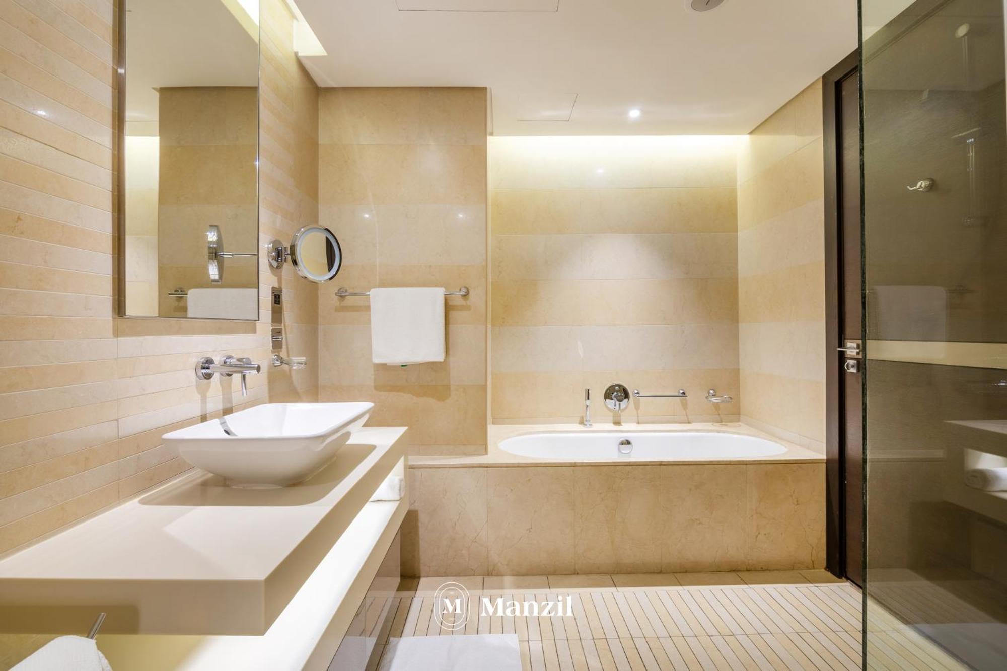 Luxury & In Creek Heights, Near Wafi Mall & Frame *