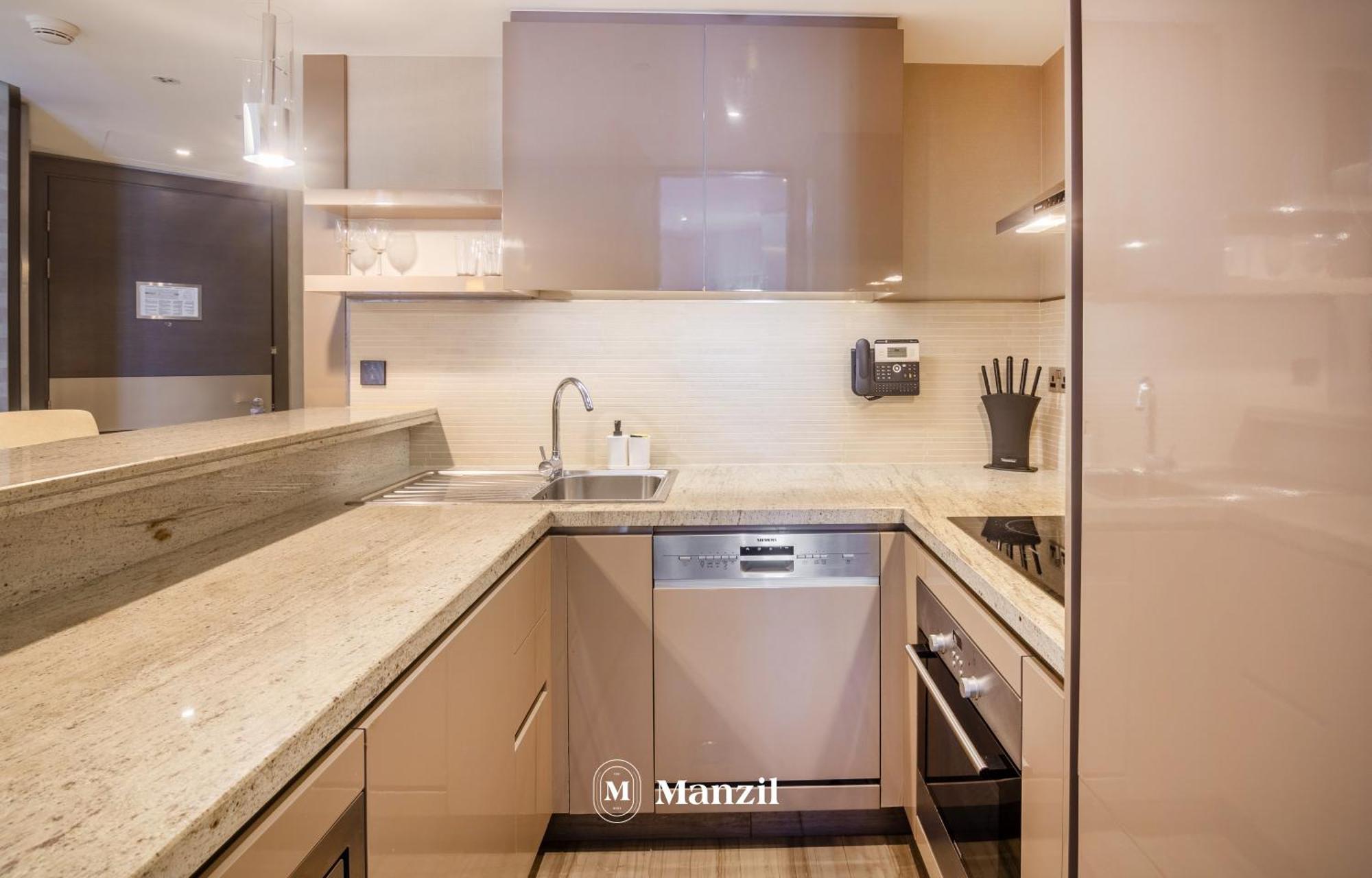 Luxury & In Creek Heights, Near Wafi Mall & Frame Apartment