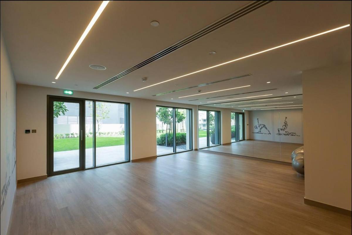Rooftop Lounge - Walk To Mall & Burj Khalifa - Downtown Apartment *