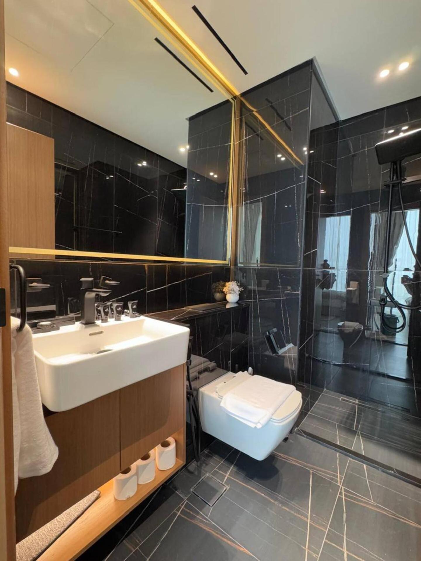 Apartment Charming In Jvc With Balcony *