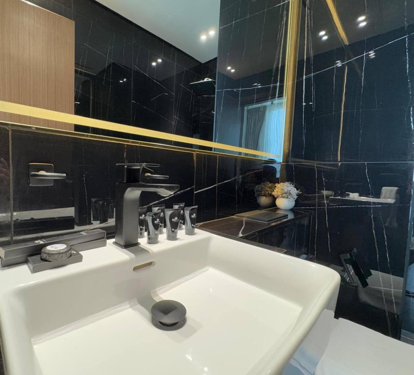 Apartment Charming In Jvc With Balcony