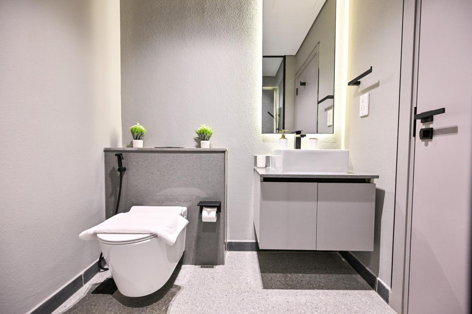 Charming In Meydan By Deleguest Apartment *