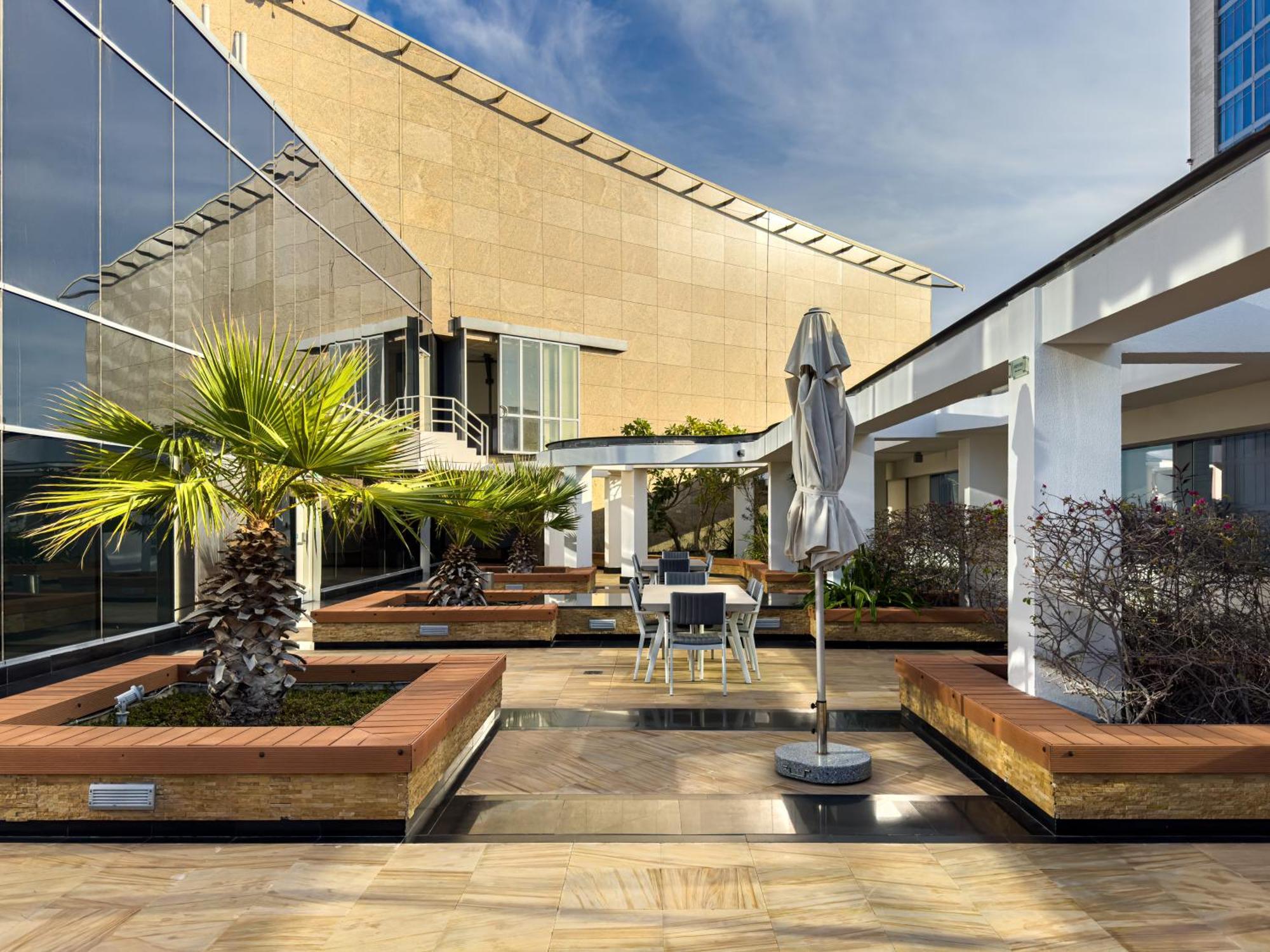 Stylish Luxury In The Heart Of Difc *