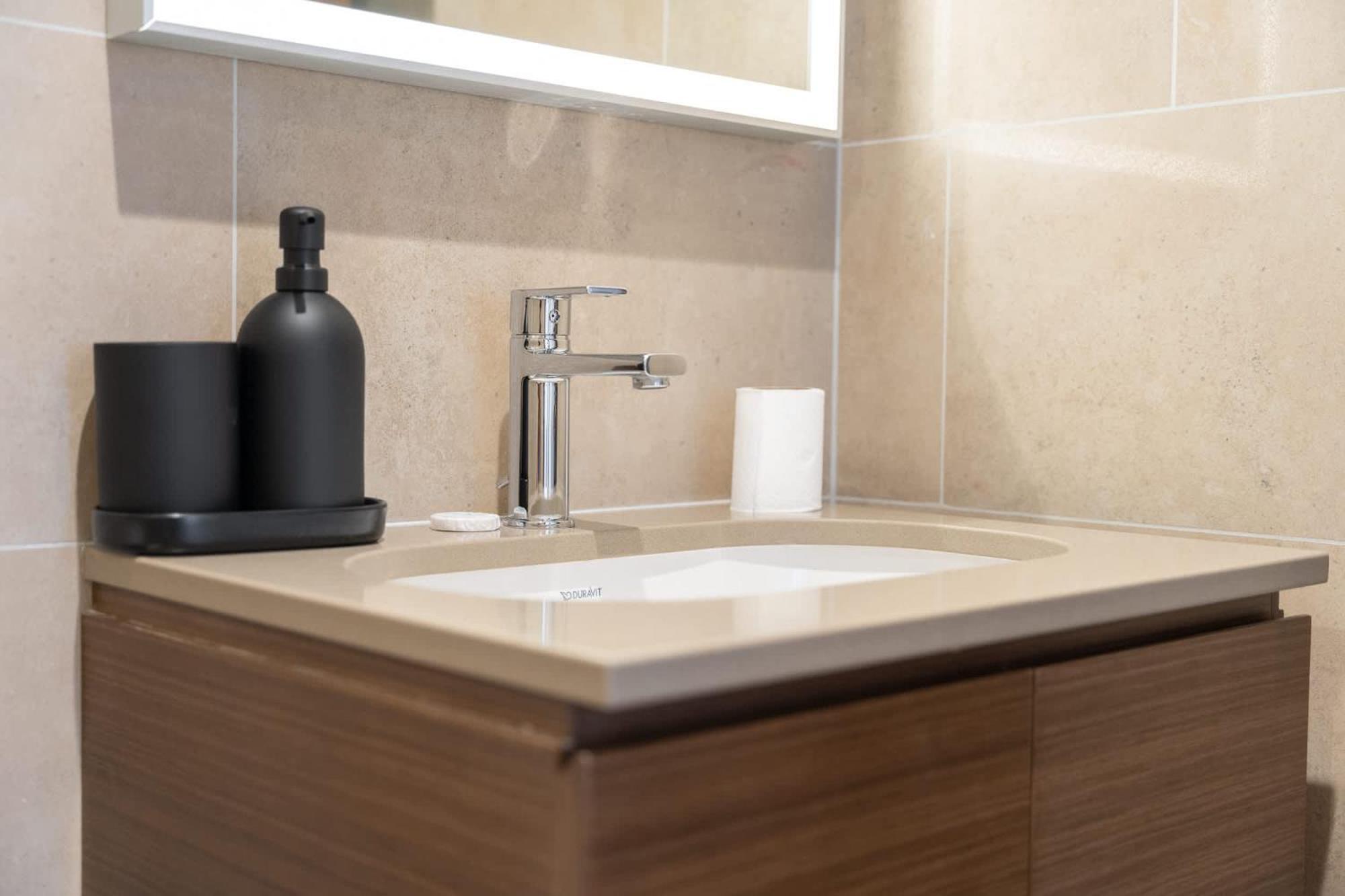 Lavish 2br In Sobha Creek Vistas Apartment *