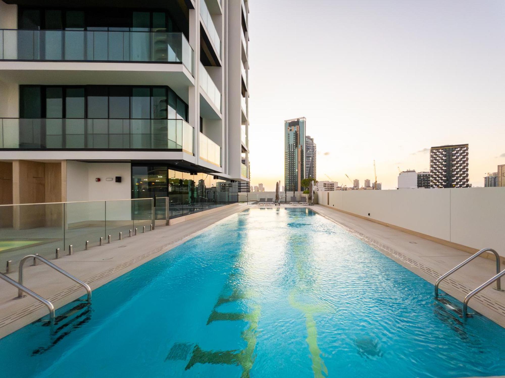 Jvc 1br With Skyline View - Near Circle Park & Marina Apartment Dubai