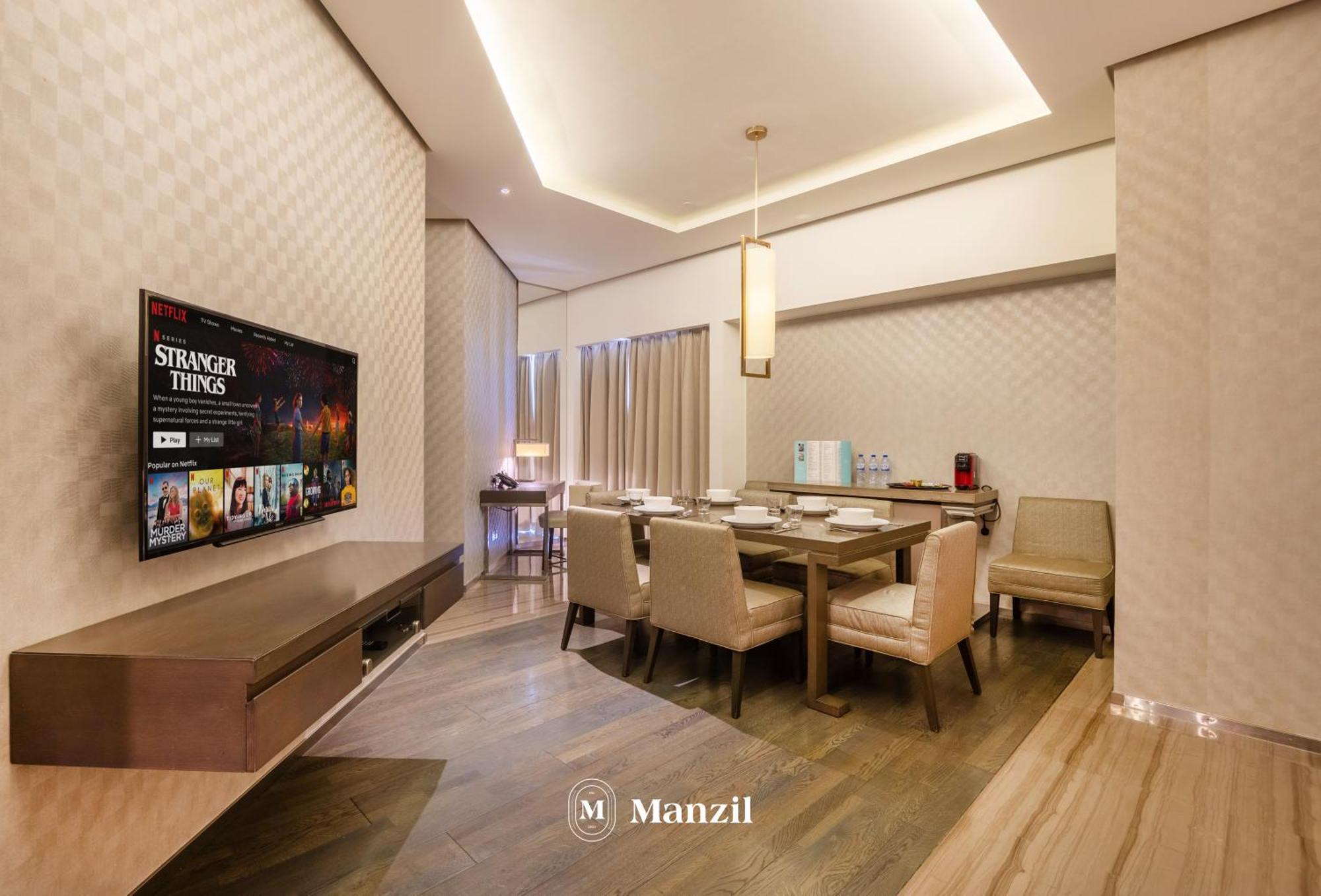 Luxury & In Creek Heights, Near Wafi Mall & Frame Apartment Dubai