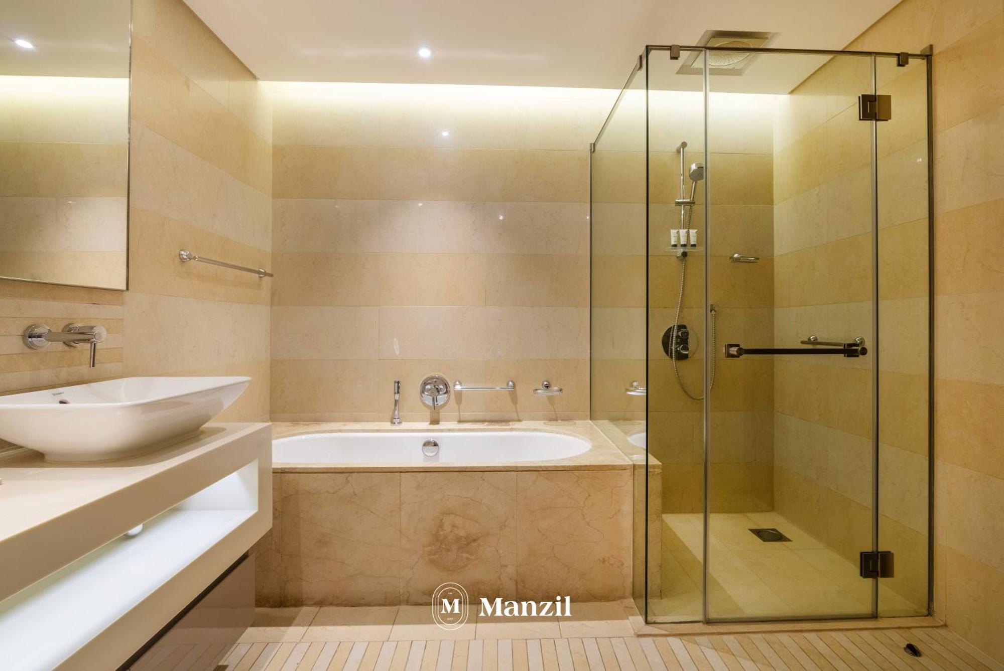 Luxury & In Creek Heights, Near Wafi Mall & Frame Apartment