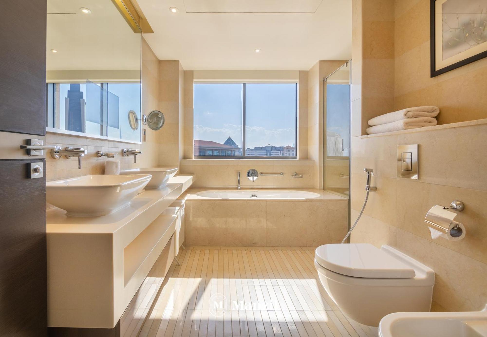 Luxury & In Creek Heights, Near Wafi Mall & Frame *