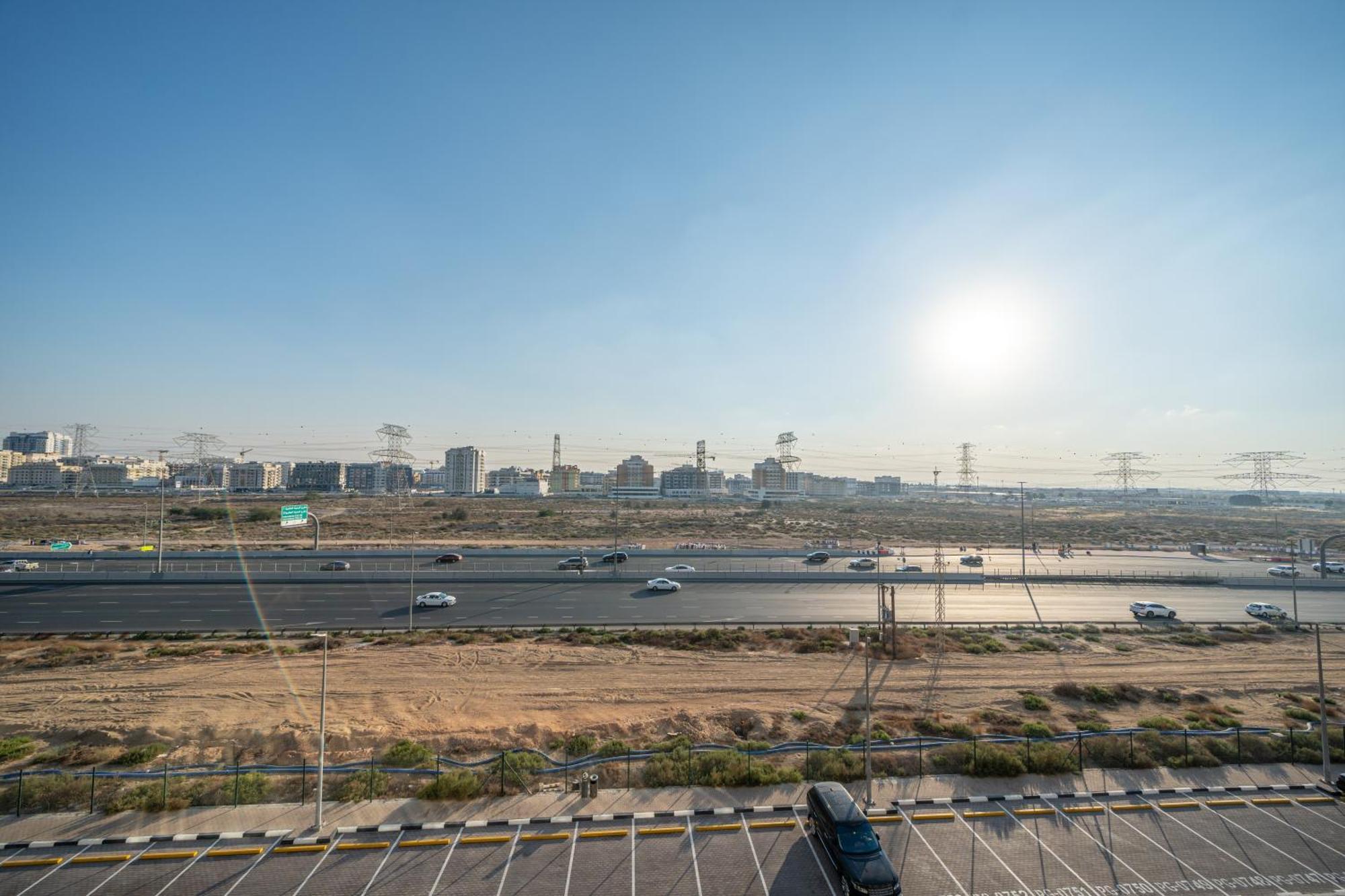 Elegant 3br Sky With Large Balcony And Yard * Dubai