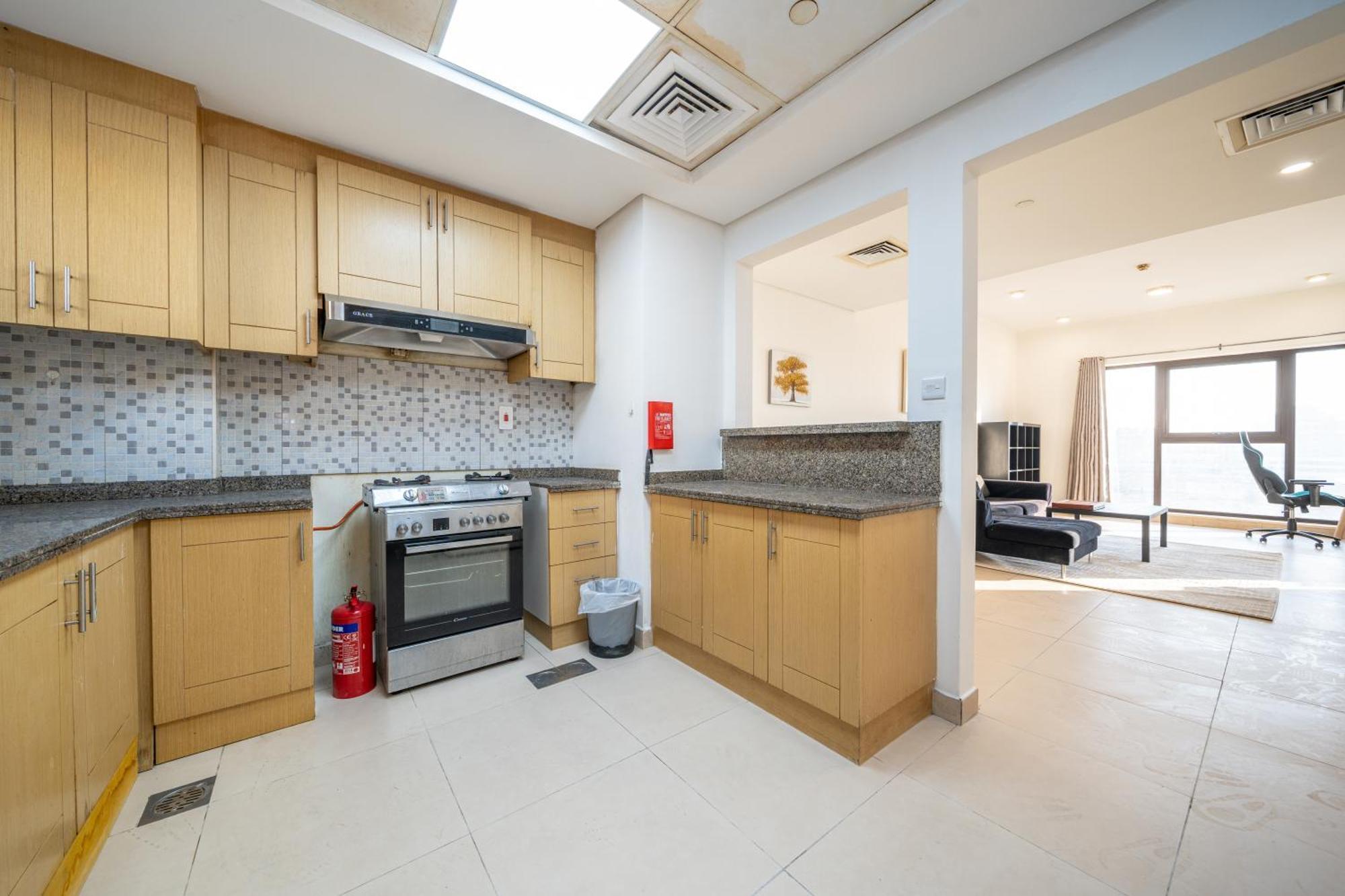 Elegant 3br Sky With Large Balcony And Yard Villa Dubai