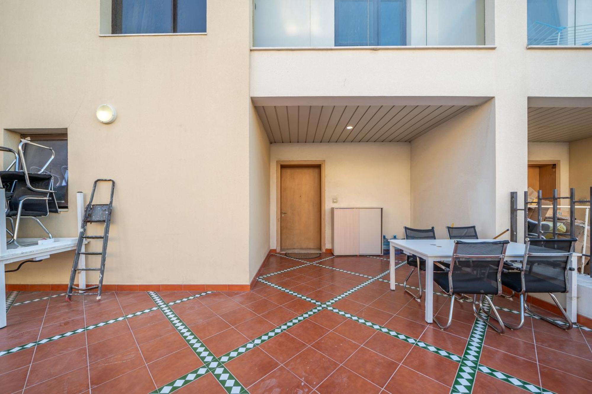 Villa Elegant 3br Sky With Large Balcony And Yard *