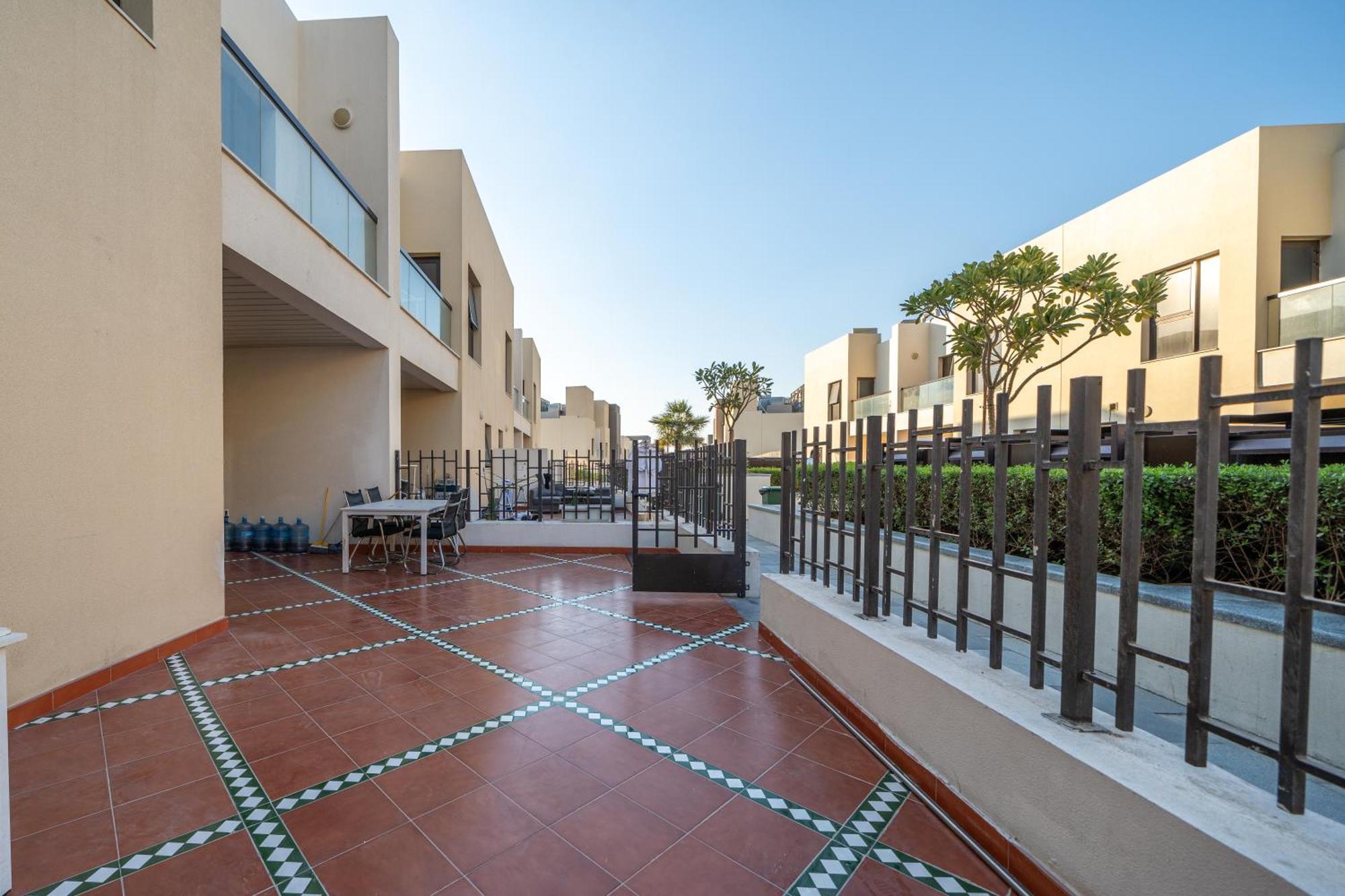 Elegant 3br Sky With Large Balcony And Yard Villa