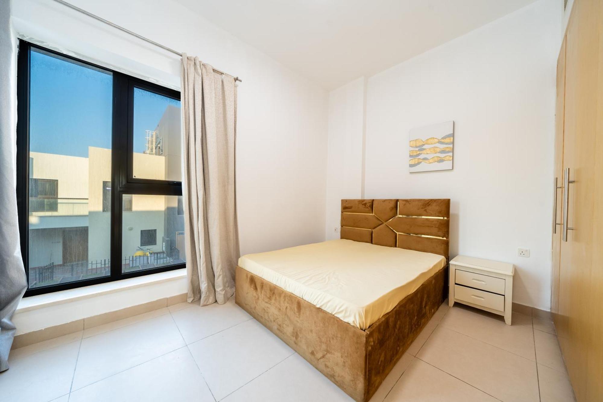 Villa Elegant 3br Sky With Large Balcony And Yard Dubai