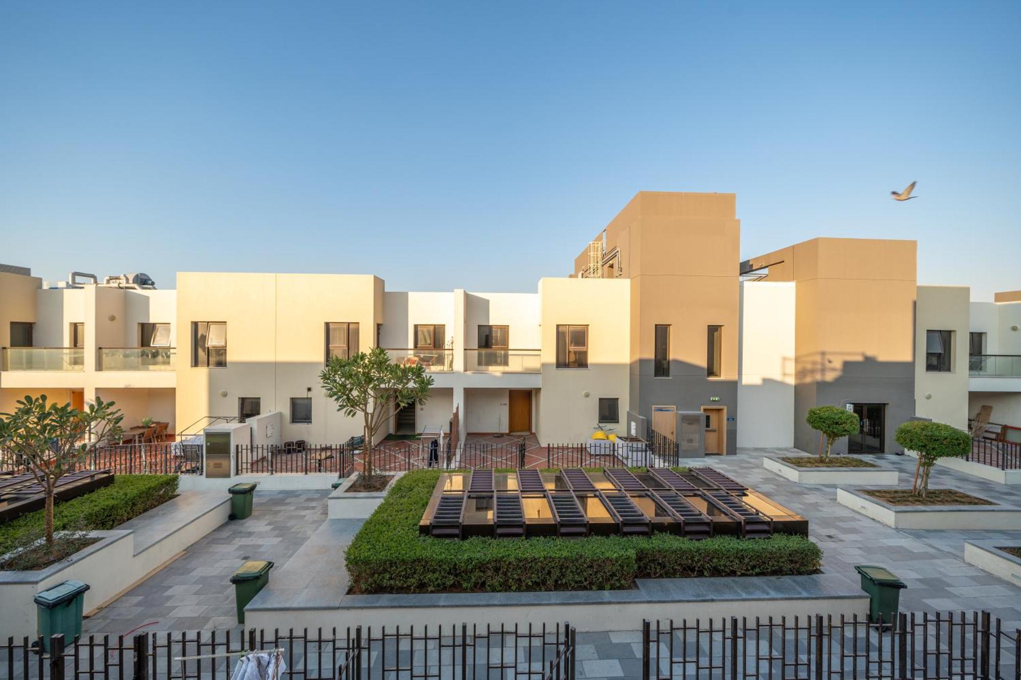 Elegant 3br Sky With Large Balcony And Yard Villa *