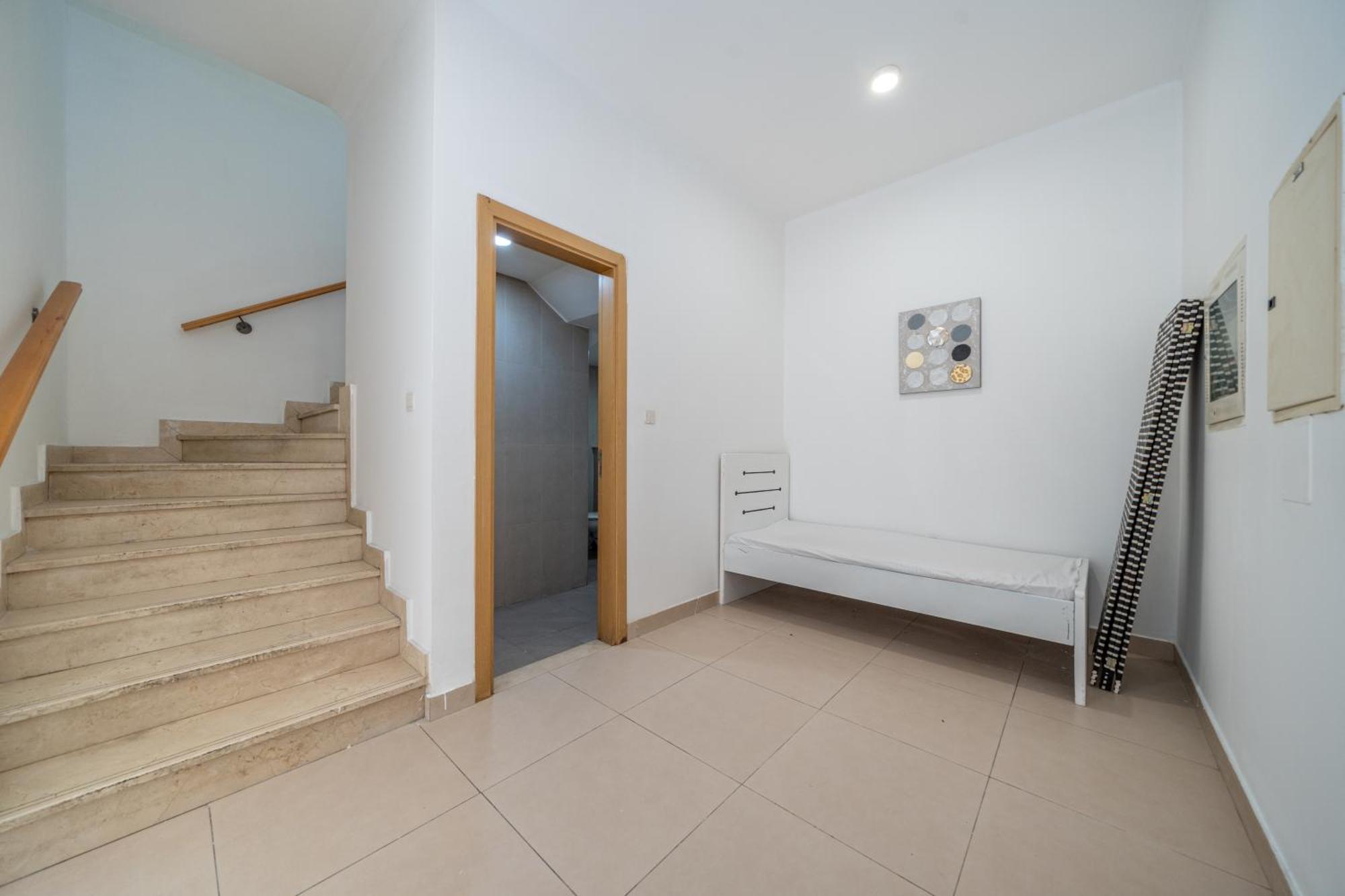 Elegant 3br Sky With Large Balcony And Yard *