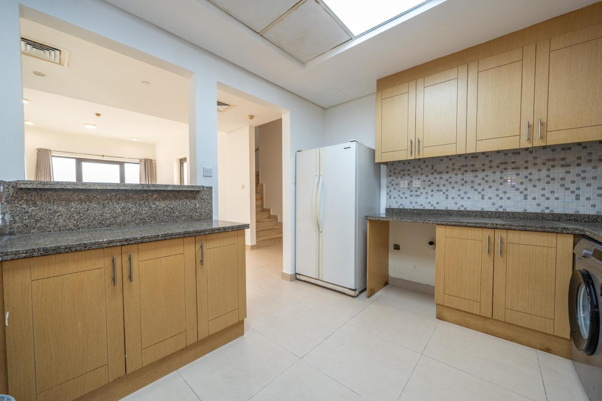 Villa Elegant 3br Sky With Large Balcony And Yard *
