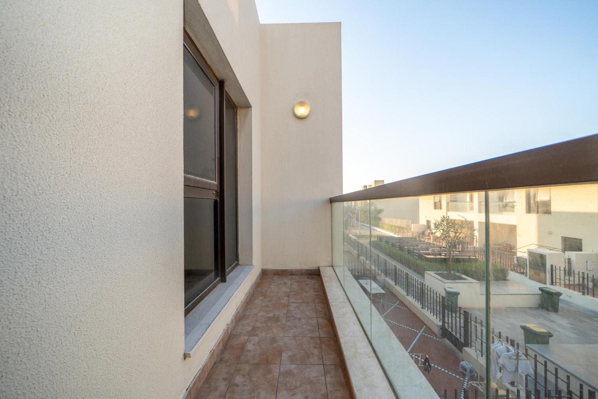 Elegant 3br Sky With Large Balcony And Yard Villa