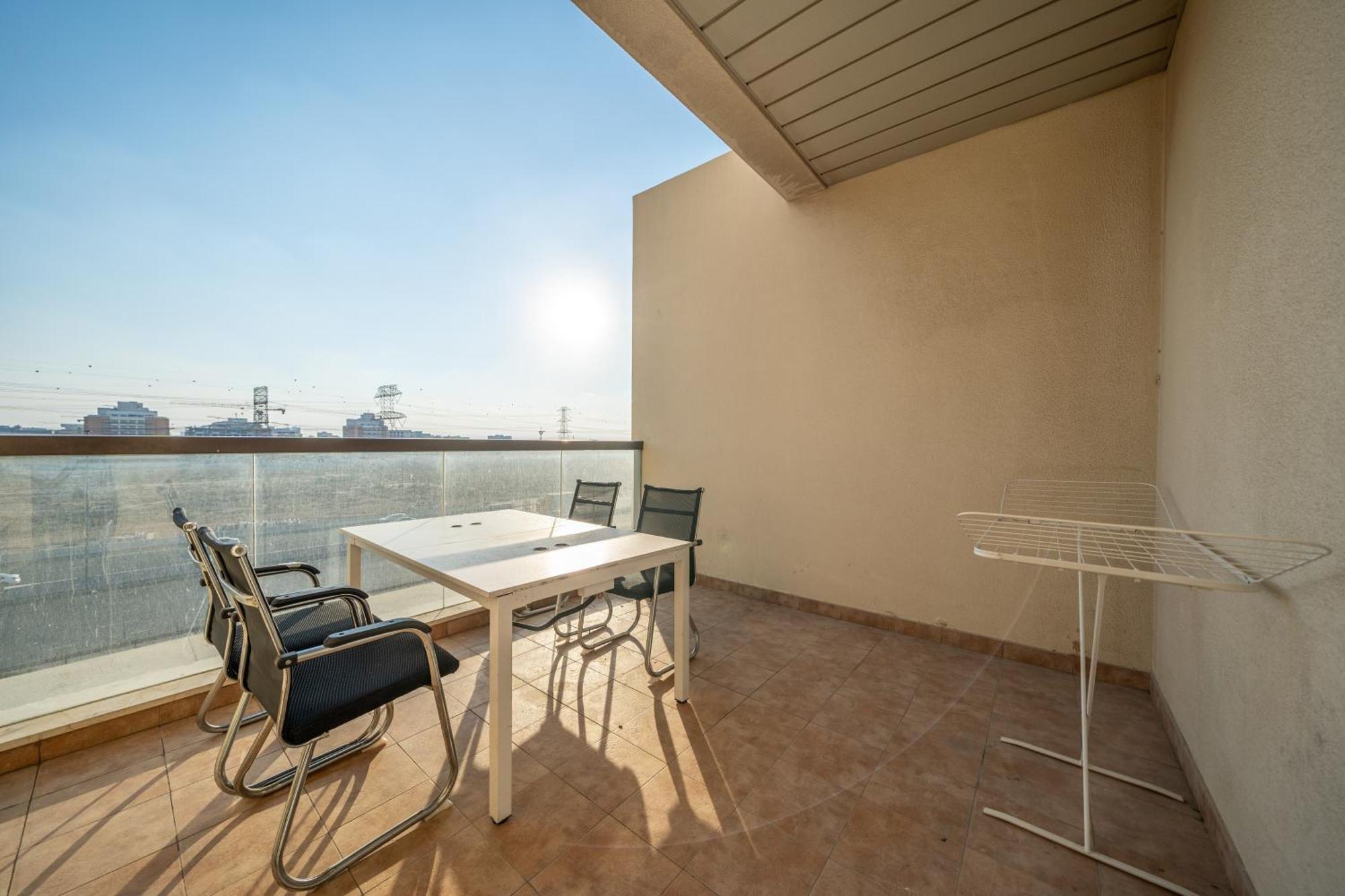 Elegant 3br Sky With Large Balcony And Yard *