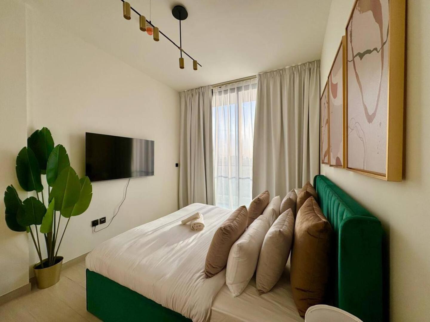 Stylish 1br With Garden View In Jvc