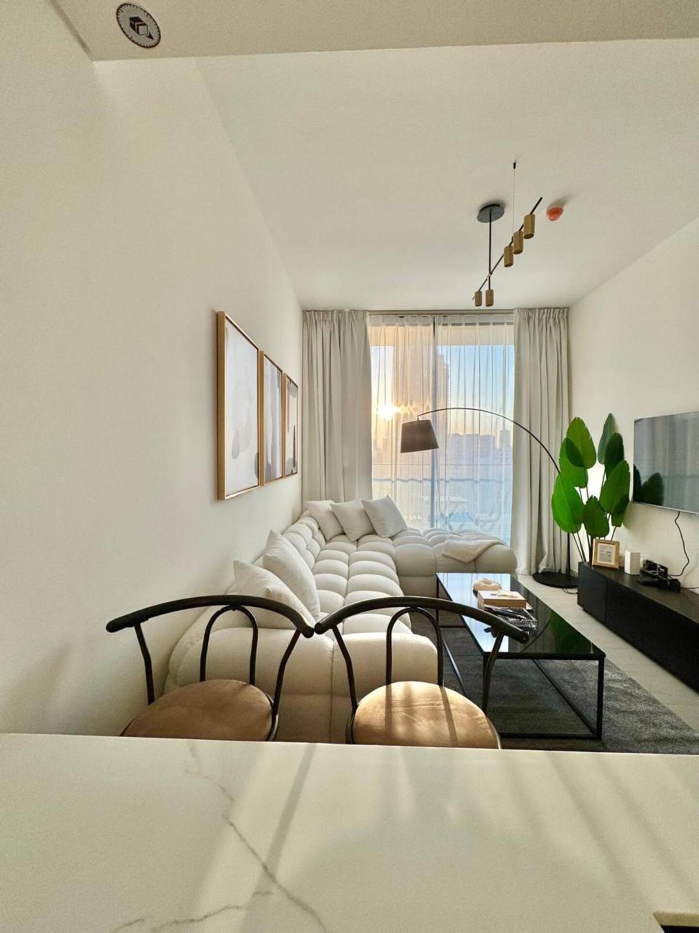 Apartment Stylish 1br With Garden View In Jvc *