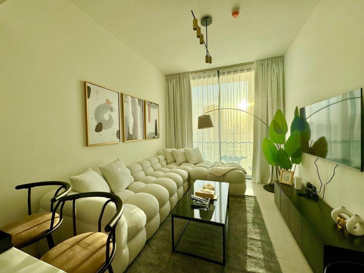 Stylish 1br With Garden View In Jvc Apartment *