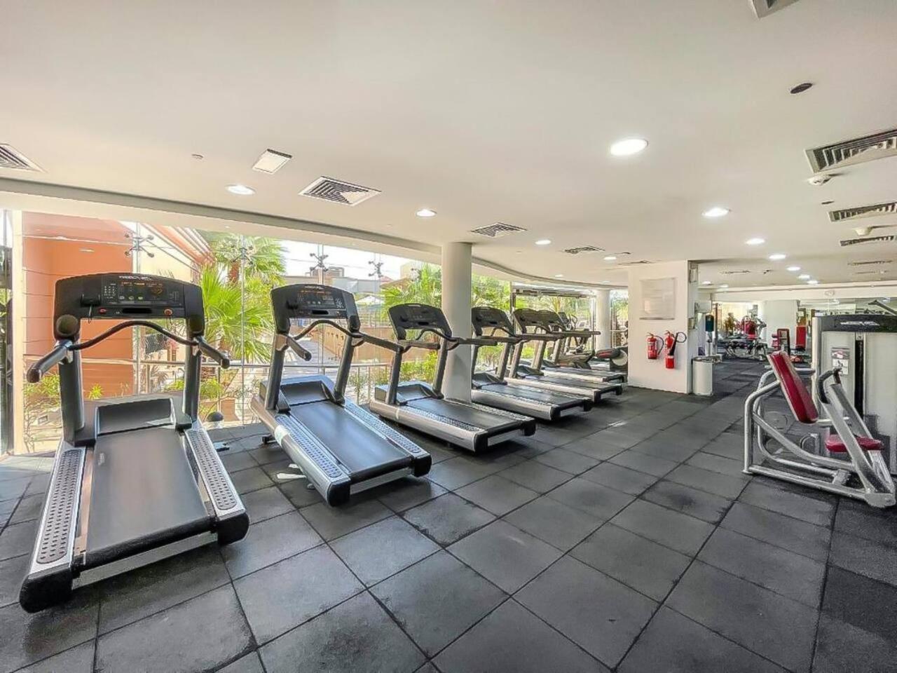 Chic And Spacious 1-bedroom In Prime Location In Jvt * Dubai